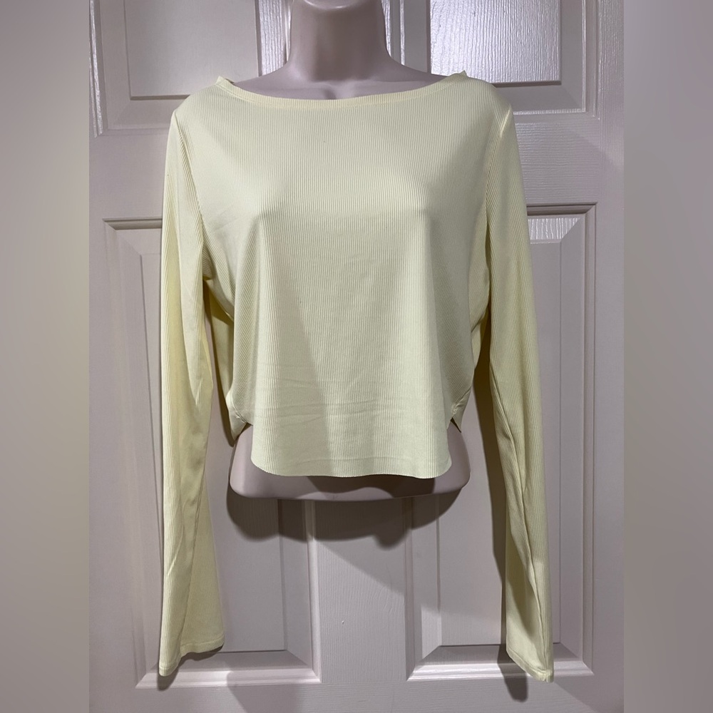 Wild Fable woman large cropped pullover top